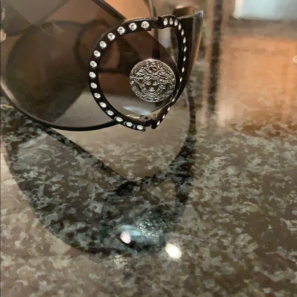 Versace sunglasses - Picture 2 of 12